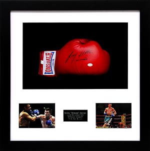 FamousRetail Ricky Hatton signed glove