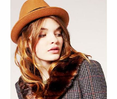 fanshion Cute girl and hats:free