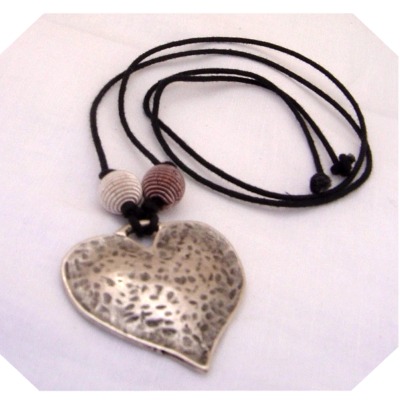 Femme Blue Silver Metal Heart