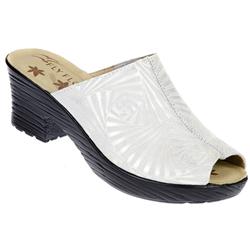 Female Lindsay Leather Upper Leather Lining Casual Sandals in Black, White