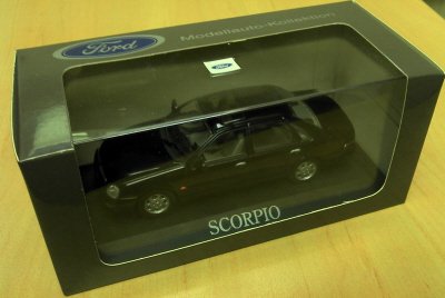 Ford Scorpio mk2 1994 in aubergine in ford packaging - model made by minichamps
