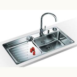 Franke LAX614DPLHD Largo Sink with Left Hand Drainer and Fuji Tap