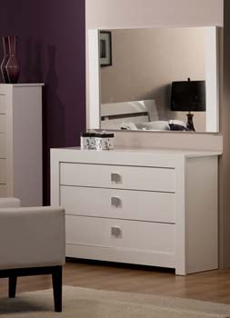 Furniture123 Bari High Gloss White 3 Drawer Chest