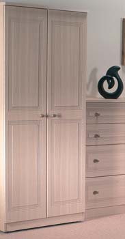 Furniture123 Eske Light Oak Double Wardrobe