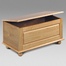 FurnitureToday Julian Bowen Pickwick Pine blanket box