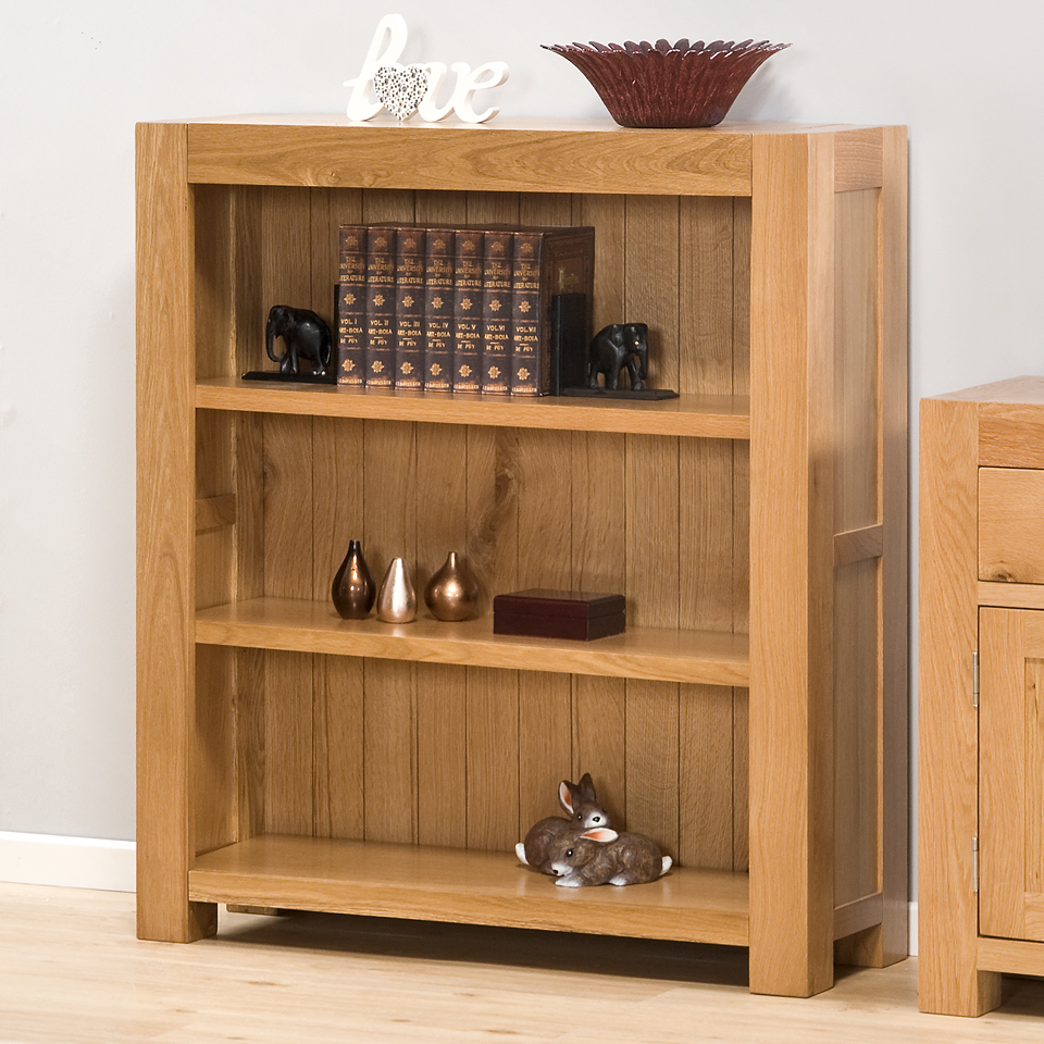 Gardens and Homes Direct Chepstow Oak Three Shelf Bookcase