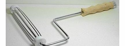 Handover Cage Frame for Paint Rollers.9x1.5 Wood handle. Metal parts slightly tarnished
