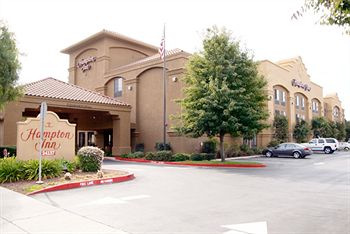 HAYWARD Hampton Inn Oakland-Hayward, CA