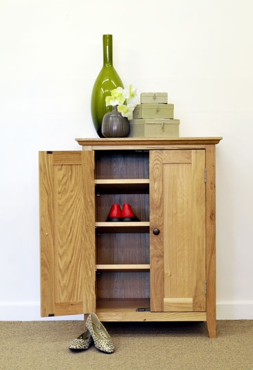 Hereford Rustic Oak 2 Door Cupboard/Shoe Cabinet