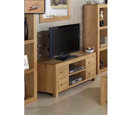 Heritage Furniture UK Ltd Laguna Oak 4 Drawer TV Unit
