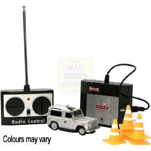 Land Rover Defender 1 64