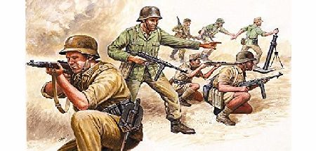 Italeri WW2 German Afrika Korps - 1/72 Plastic Model Soldier Kit