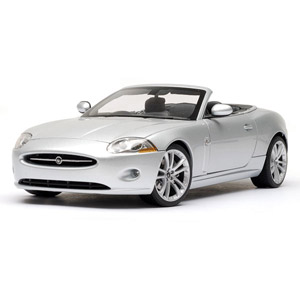 jaguar XK cabriolet 2006- Silver 1:18