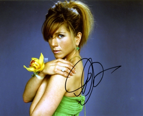 JENNIFER ANISTON SIGNED 10 x 8 INCH COLOUR
