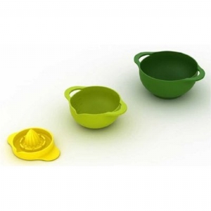 joseph  Nest of 3 Mixing Bowls and Juicer
