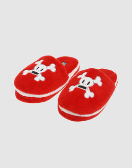 JULIUS and FRIENDS by PAUL FRANK FOOTWEAR Slippers GIRLS on YOOX.COM