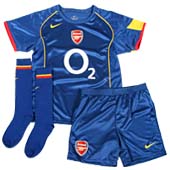 Junior sizes Nike Arsenal Little Boys away 04/05