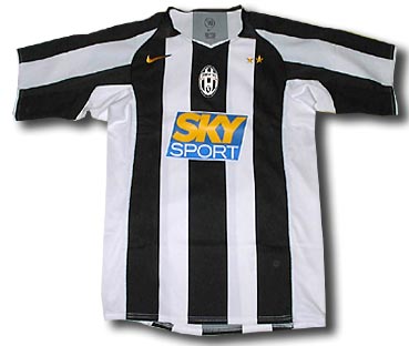 Junior sizes Nike Juventus Boys home 04/05