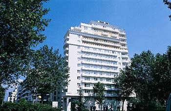 LA DEFENSE Adagio City Aparthotel La D?fense Le Parc