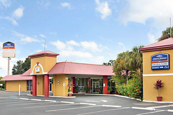 LAKELAND Howard Johnson Executive Center