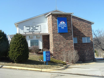 LAWRENCE Americas Best Value Inn