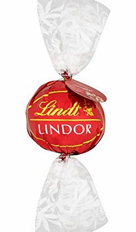 Lindt Giant Lindor. An extra special Gift wrapped Bubble filled with Lindor Milk Chocolates (1 x 550g)
