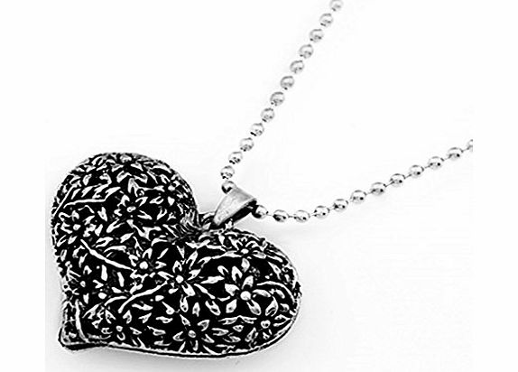 TM) Graceful Retro Exquisite Carving Heart-shaped Necklace Xmas
