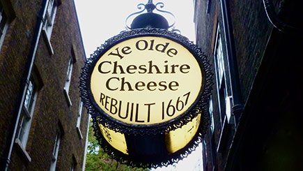 London Pub and Walking Tour