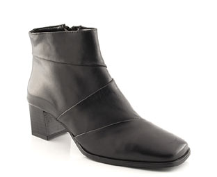 Traditional Leather Ankle Boot