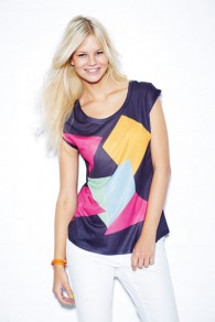 LOVE Label Square Slogan T-shirt