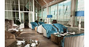 Luxury Overnight Break with Champagne at a De