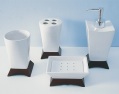 4-piece ceramic accessory set