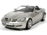 Maisto 1:18th Special Edition - Mercedes Benz SLK Convertible