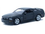 Maisto Diecast Model Ford Mustang GT (2006) in Light Blue (1:24 scale)