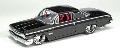 Diecast Model Chevrolet Bel Air (1962) in Burgundy and Gold