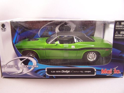 Maisto Diecast Model Dodge Challenger RT Coupe 1970 in Green