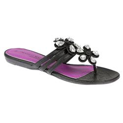Female 27102 Flat Sandals in Black