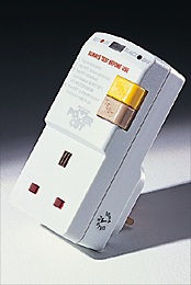 MASTERPLUG powercut RCD safety adaptor