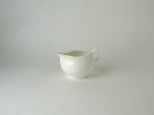 Maxwell and Williams Coupe Creamer