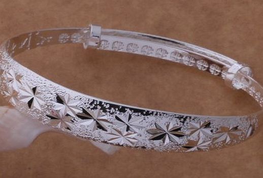 Delicate Beautiful Silver Bangle Bracelet with Snowflake Carved,925 silver jewellery.Arrives in a pretty gift bag.