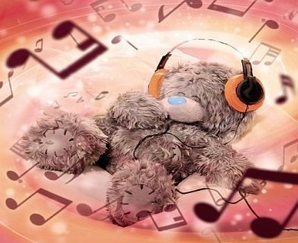 Me To You Tatty Teddy 3D Holographic Card - Bear with Earphones listening to music