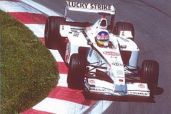 Jacques Villeneuve BAR 2002 Photo Measures 31cm x 25cm (12 1/2 `` x 10``)