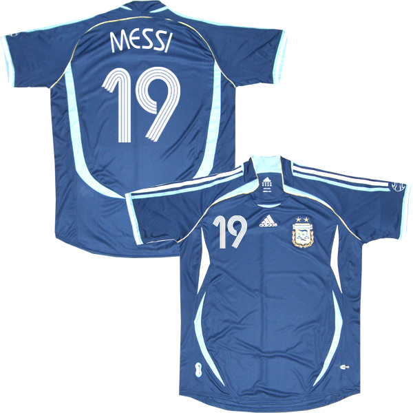Messi 2478 Argentina away (Messi 19) 06/07