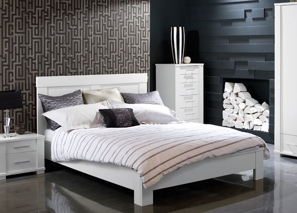 Metro White Bedstead 135cm Double or 150cm King