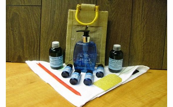 Aromatherapy Gift set 4 Essential amp; 2 base oils in Jute bag, Good Starter