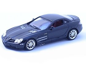 Mercedes-Benz Mclaren SLR (1:43 scale in Black)