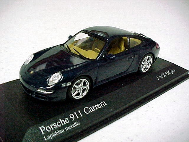 Minichamps Porsche 911 Carrera 2004 blue (997) in Blue