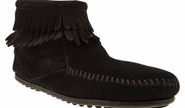 kids minnetonka black double fringed side zip