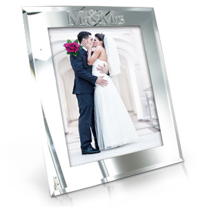 Style 3D Mr & Mrs 8 x 10 Photo Frame
