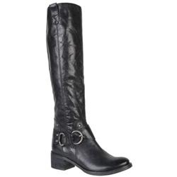 Female Hale Black Leather Casual in Black